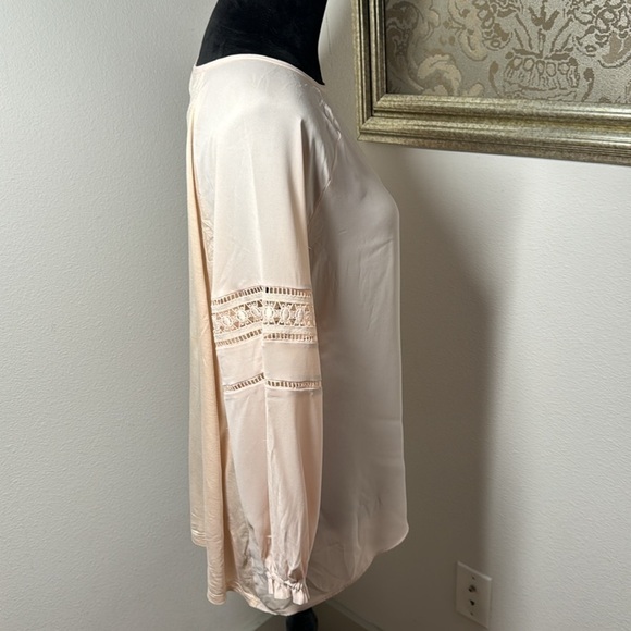 LOFT Sz M blush peach lace detail sleeves pull over mixed media top blouse - Picture 2 of 6